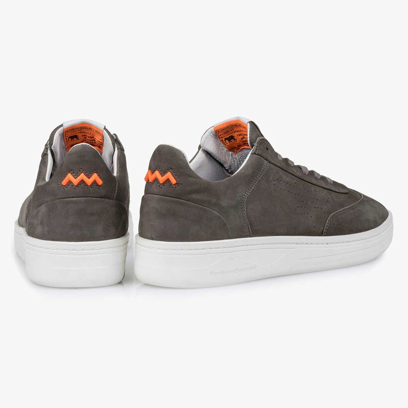 Donkergrijze nubuckleren sneaker