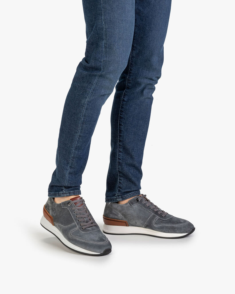 Sneaker grijs su&egrave;de