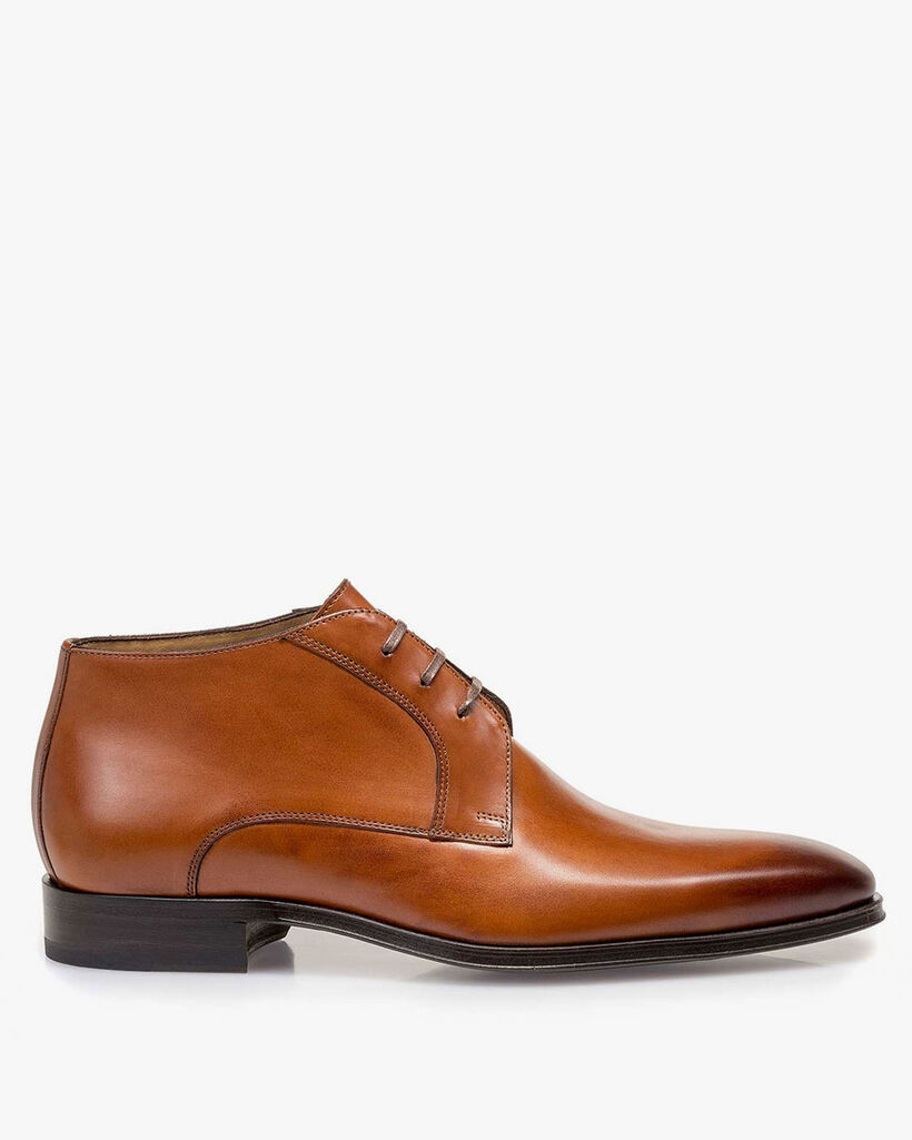 Lace boot calf leather cognac