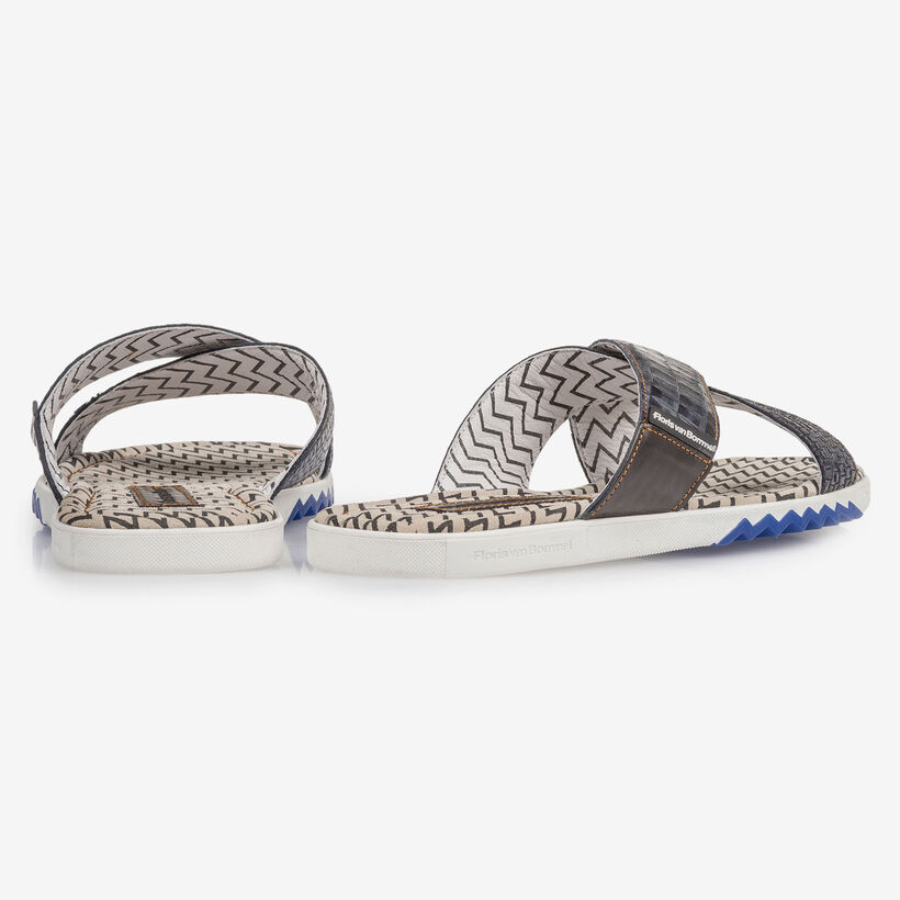 Donkerblauwe nubuckleren kruisband slipper met print