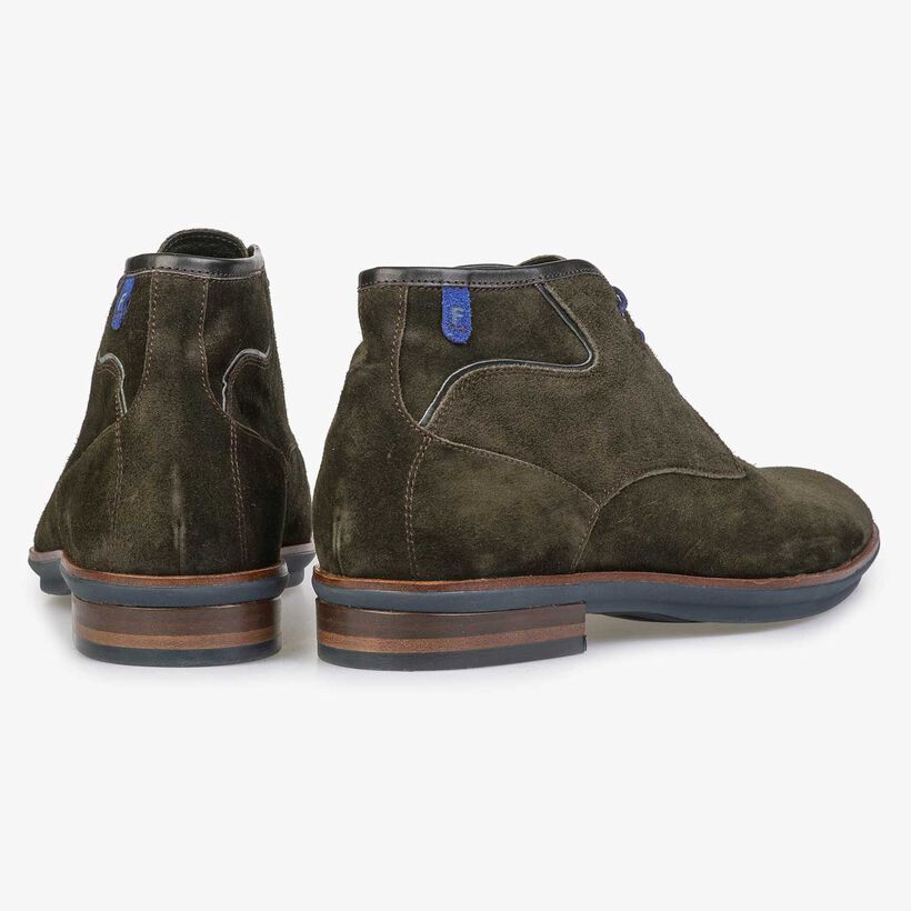 Olijfgroene kalfssu&egrave;de veterboot