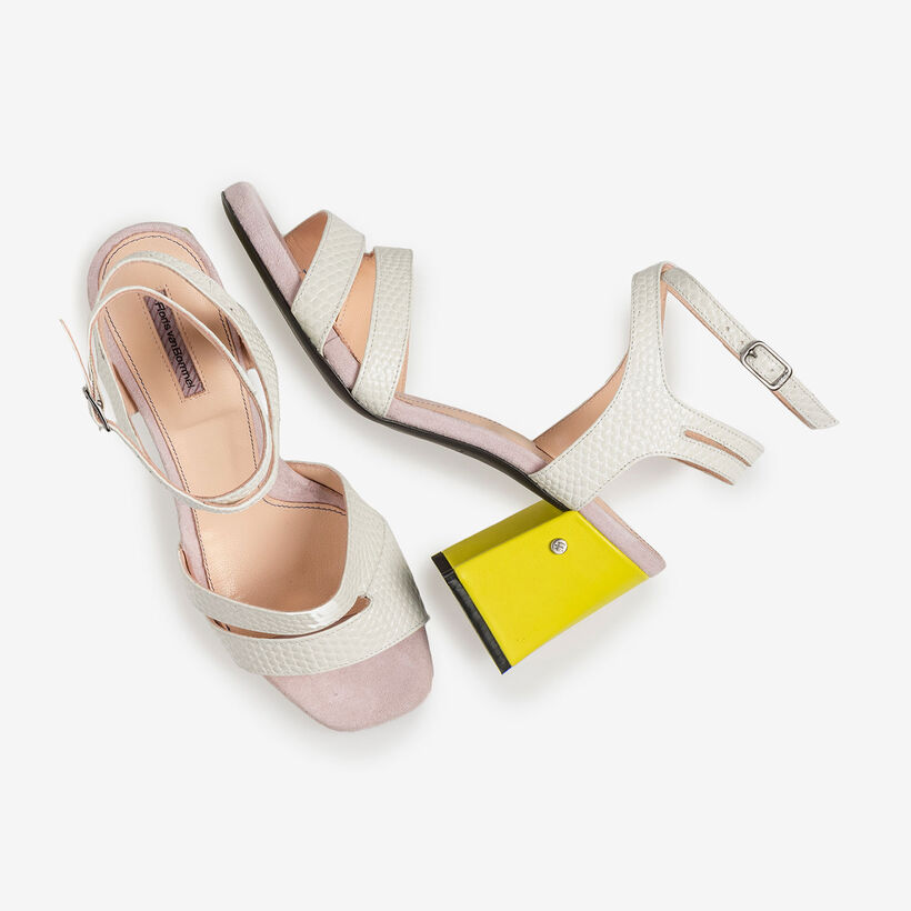 Off-white sandalette met roze/gele details