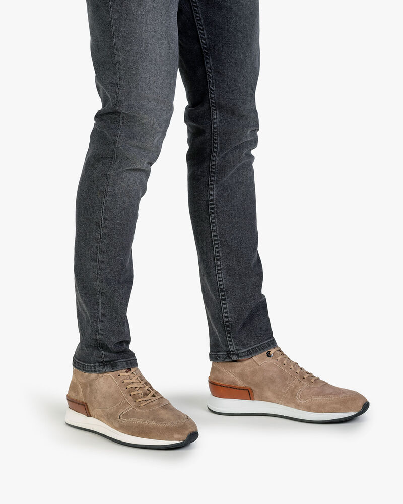 Sneaker zand su&egrave;de