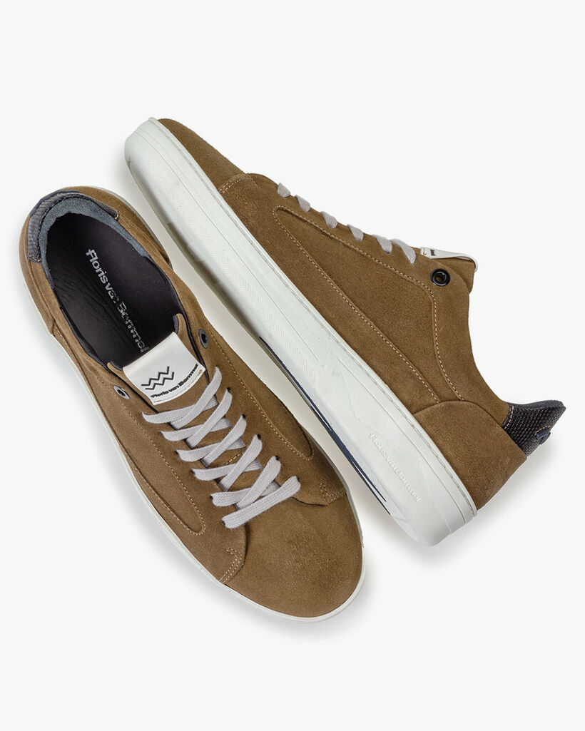 Sneaker beige su&egrave;de