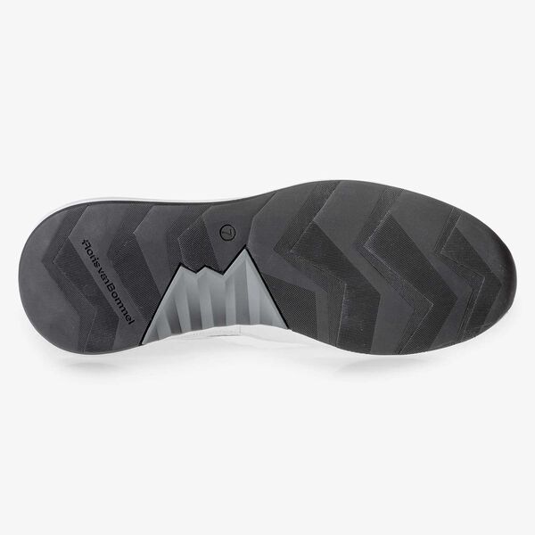 White calf leather sneaker with fine texture