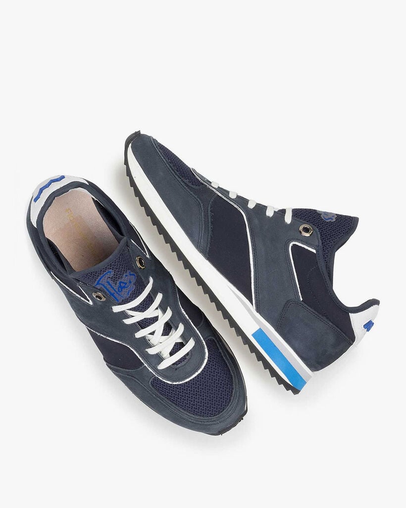 Dark blue nubuck leather sneaker