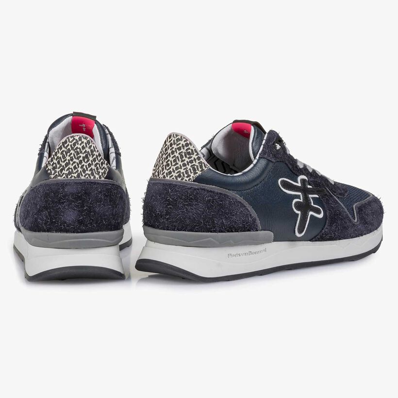 Dark blue calf leather sneaker