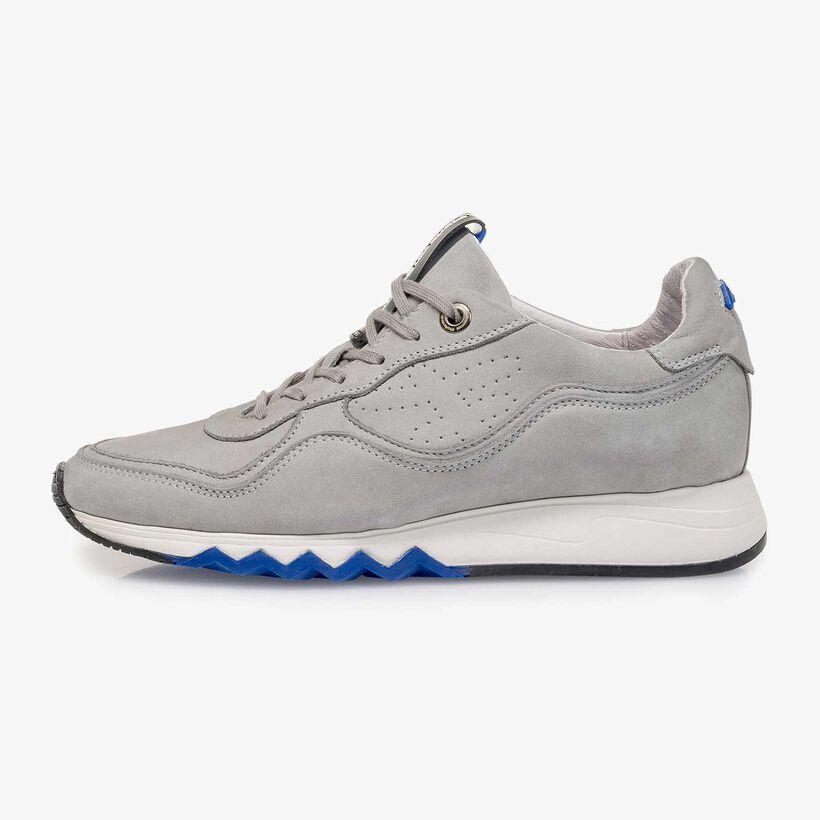 Lichtgrijze nubuckleren sneaker