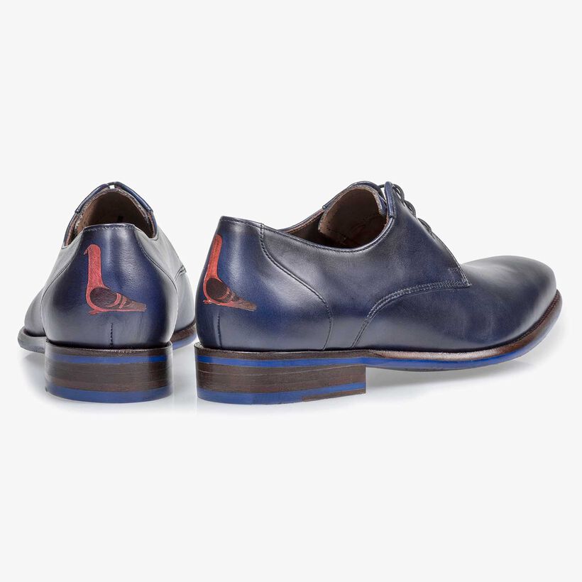 Donkerblauwe kalfsleren veterschoen
