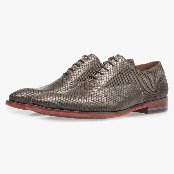 Premium dark brown calf leather lace shoe with metallic print