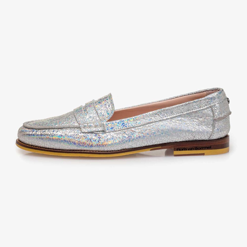 Zilveren metallic leren loafer met craquel&eacute; effect