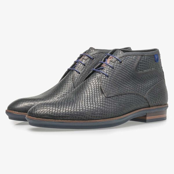 Zwarte leren veterschoen met snakeprint