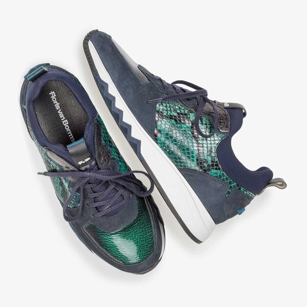 Donkerblauwe su&egrave;de sneaker met print