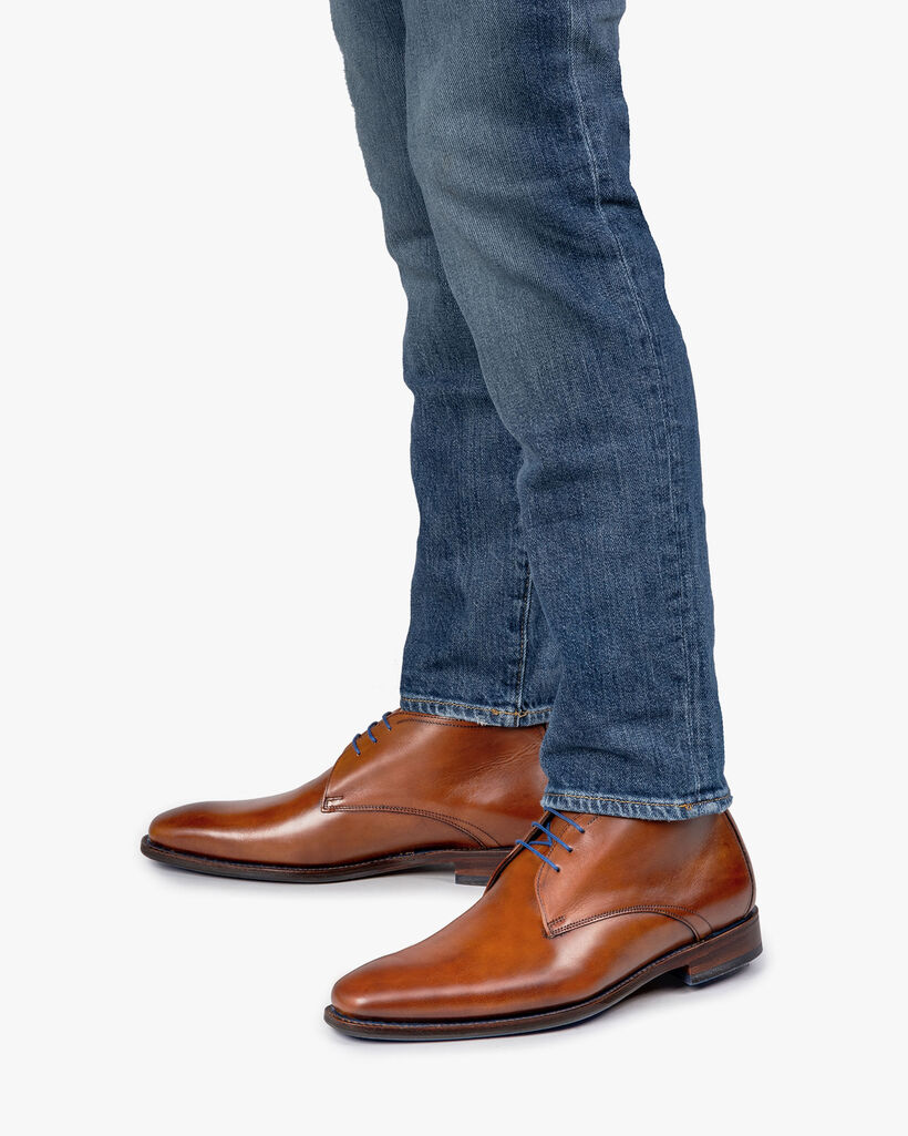 Lace boot calf leather cognac