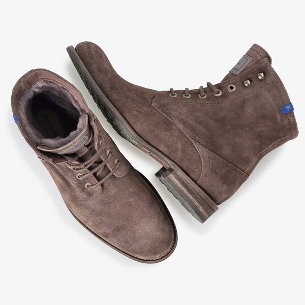 Donkerbruine su&egrave;de veterboot