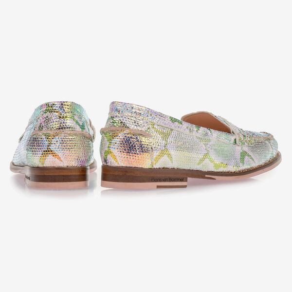 Leather loafer with green/gold metallic print