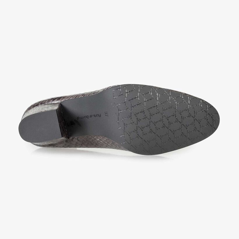 Grijze leren pump met snakeprint