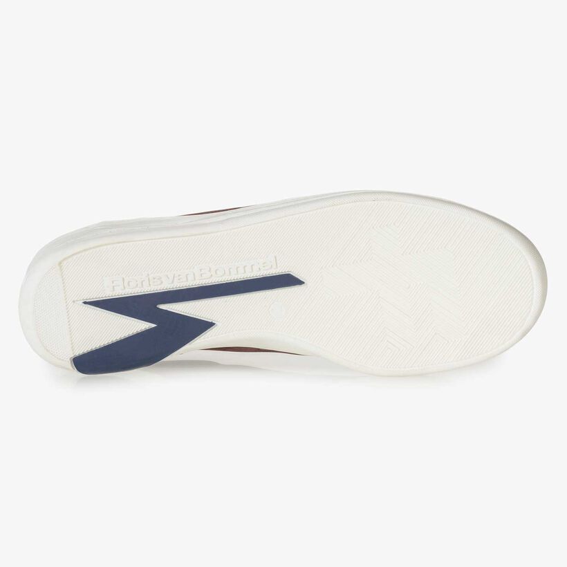 Rode nubuckleren sneaker met print