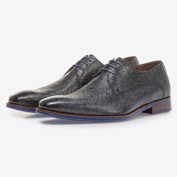 Blue leather lace shoe with metallic print