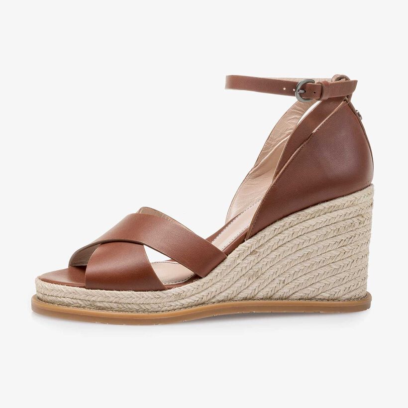 Leren sandaal met sleehak cognac