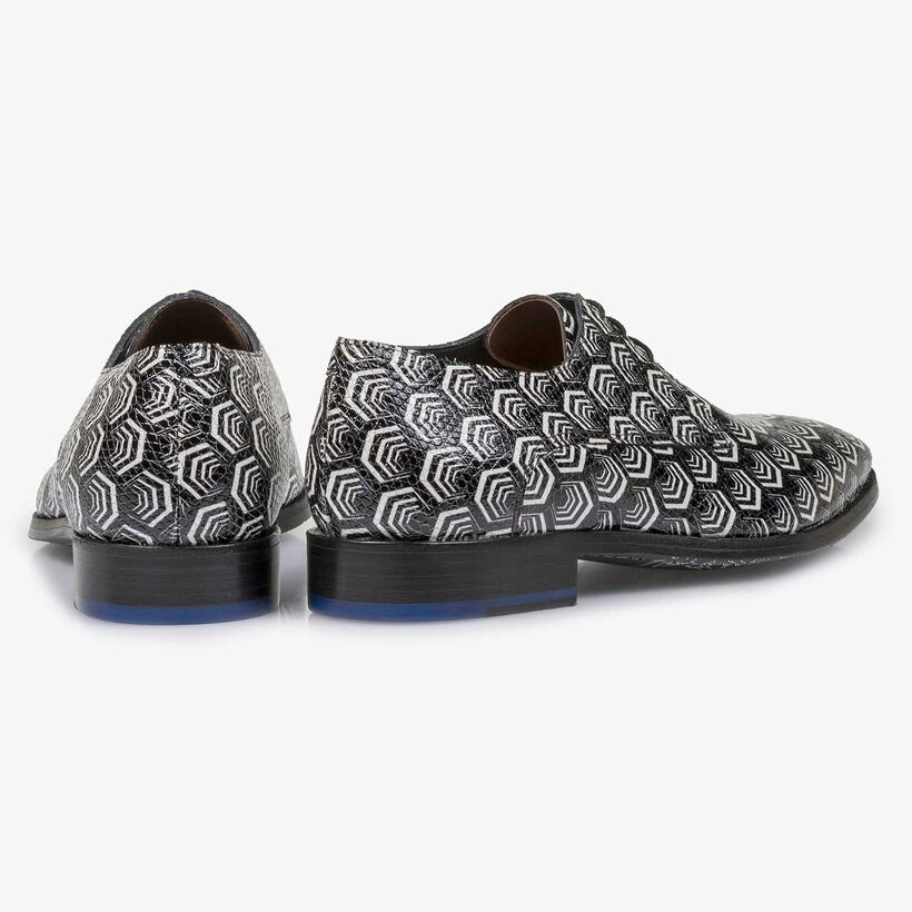 Kalfsleren veterschoen met print