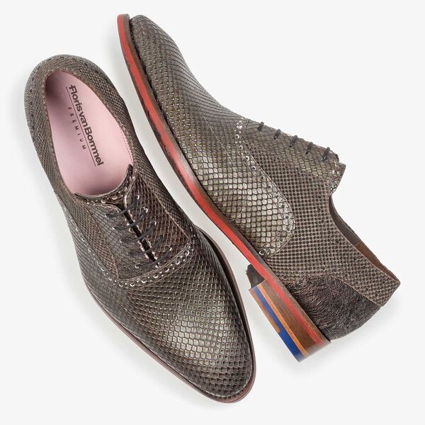 Premium dark brown calf leather lace shoe with metallic print