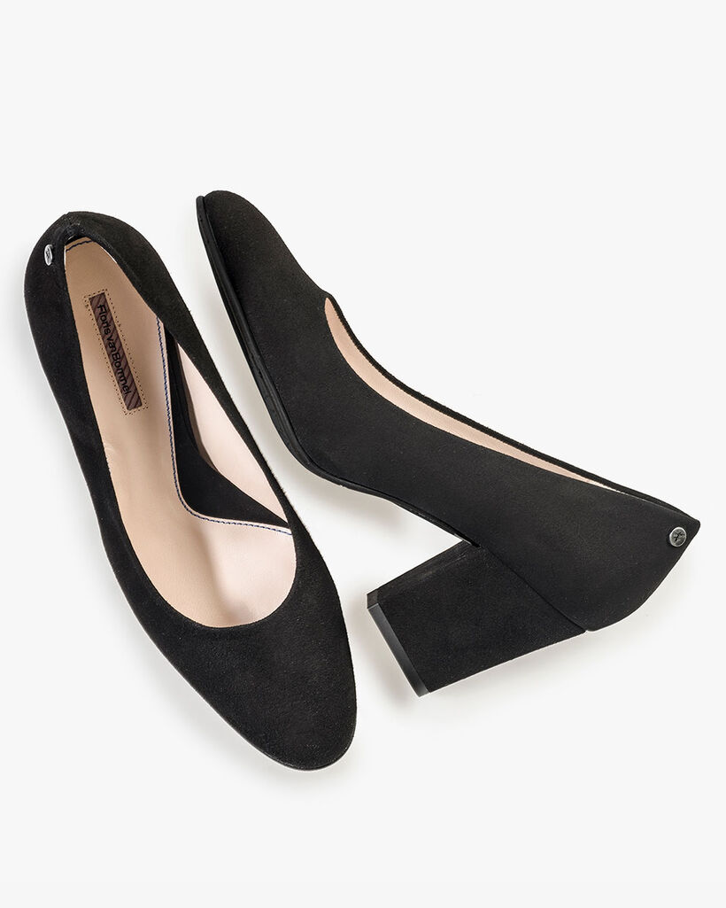 Zwarte su&egrave;de pump