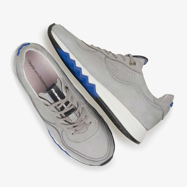 Lichtgrijze nubuckleren sneaker
