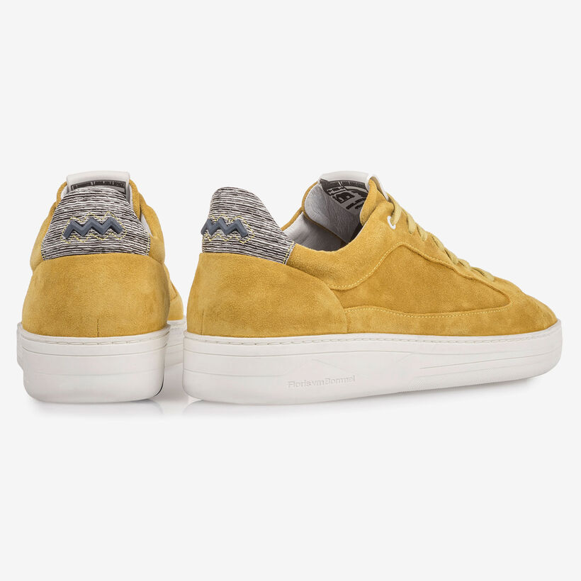 Gele su&egrave;de sneaker