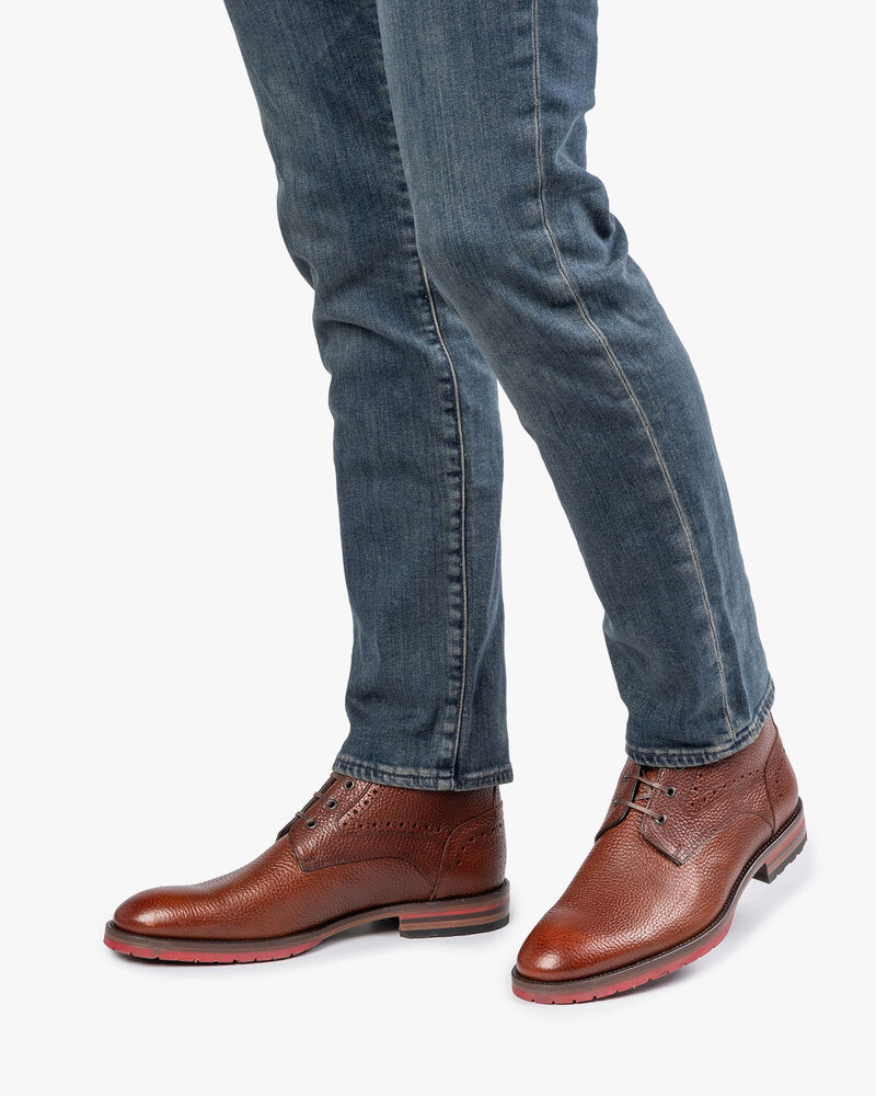 Veterboot structuurleer cognac