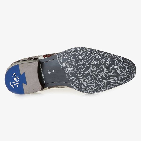 Witte kalfsleren veterschoen met multicolor print