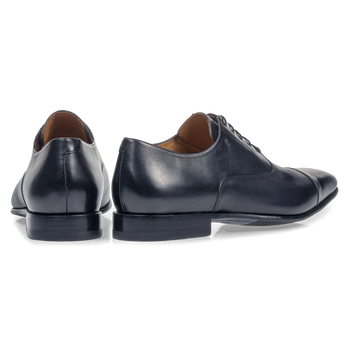 Donkerblauwe kalfsleren veterschoen