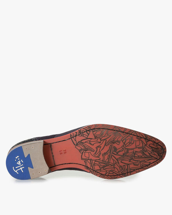 Blauwe su&egrave;de veterschoen met dessin