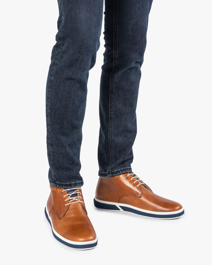 Cognac-coloured lace boot