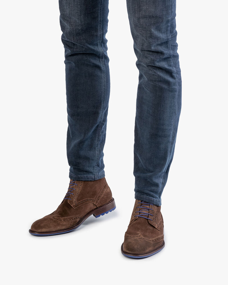 Dark taupe-coloured/brown suede lace boot