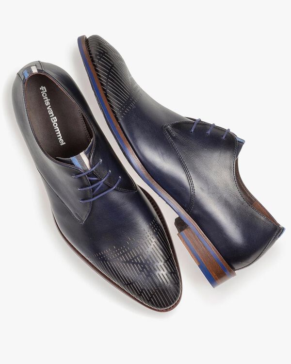 Donkerblauwe kalfsleren veterschoen