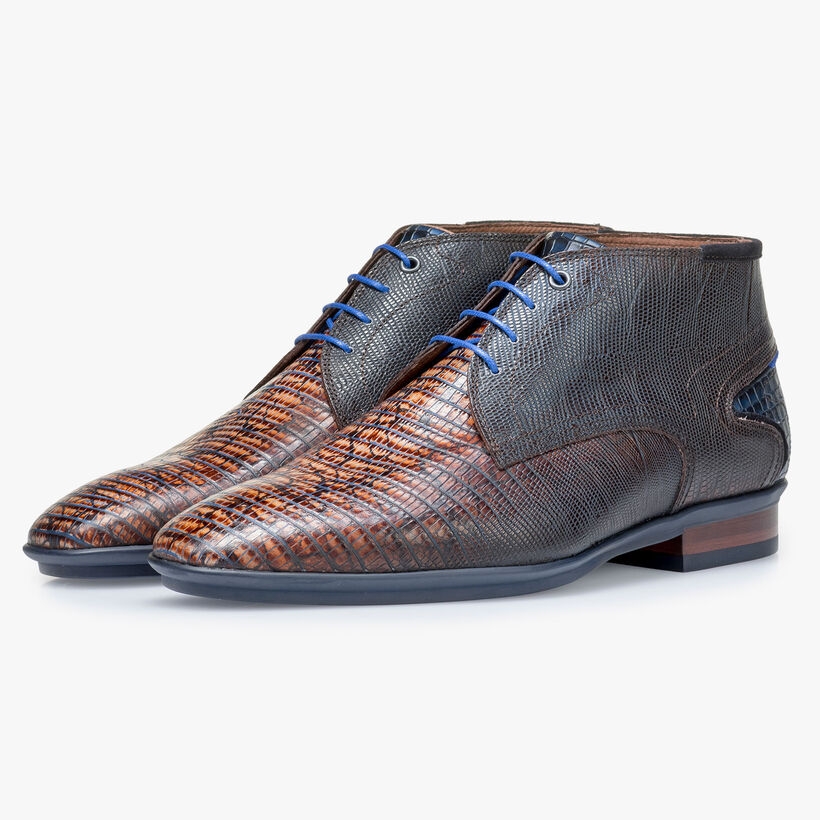 Cognac-coloured calf leather lace shoe with lizard print