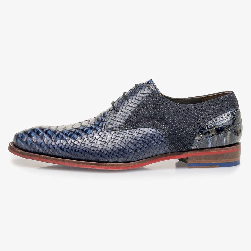 Blauwe leren veterschoen met snakeprint