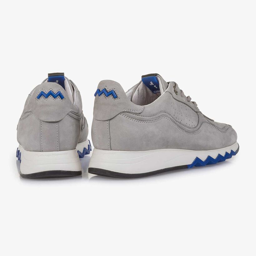 Lichtgrijze nubuckleren sneaker