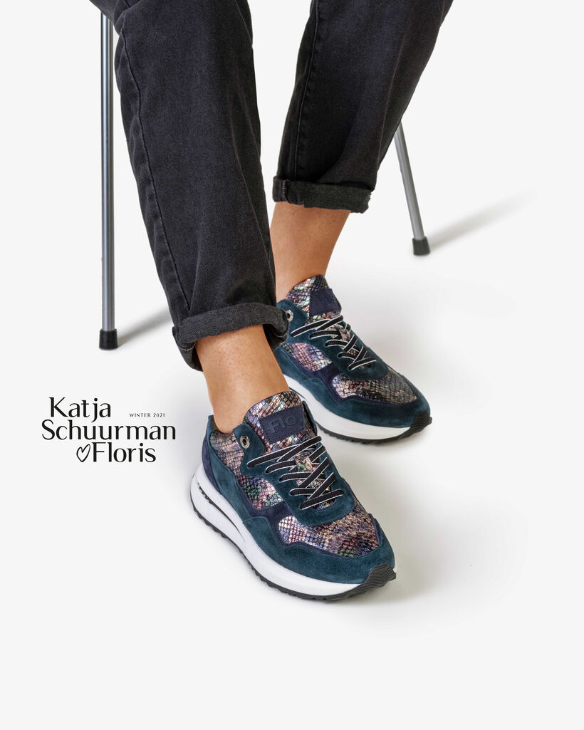 Sneaker metallic print roze