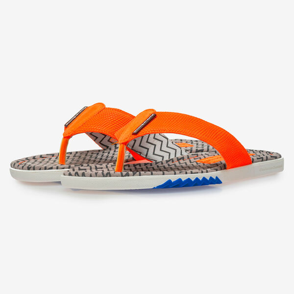 Su&egrave;de teenslipper oranje met print