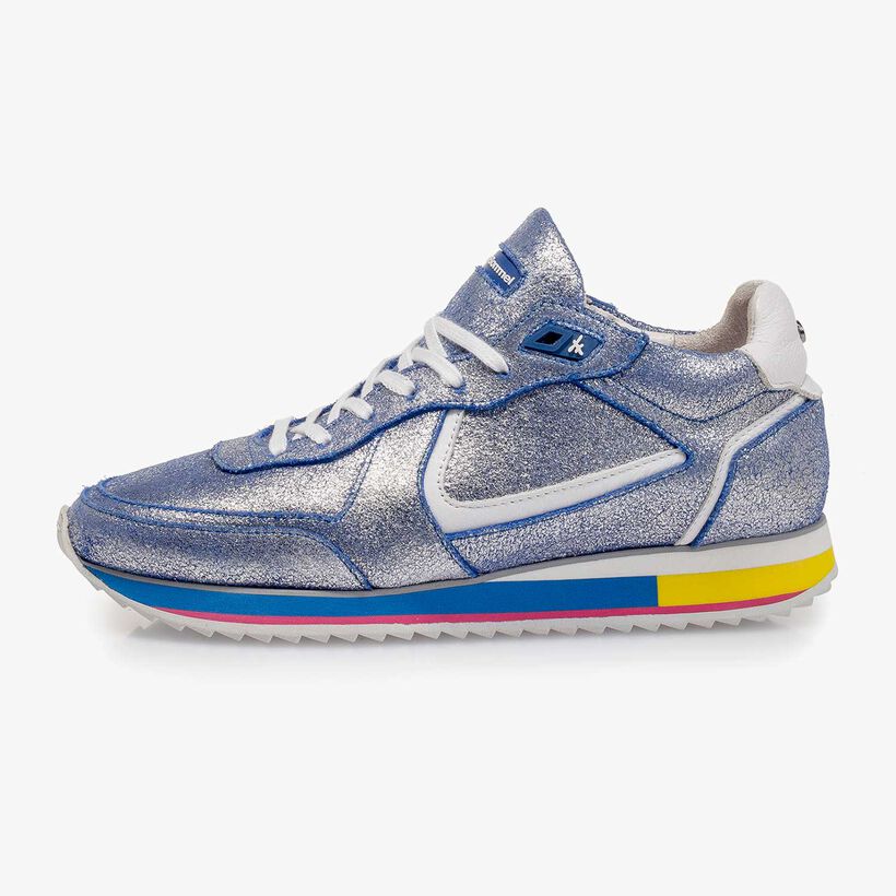 Zilveren metallic leren sneaker met blauw changeant effect