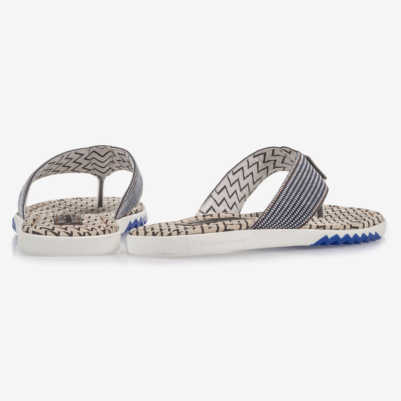 Blauwe su&egrave;de teenslipper met print
