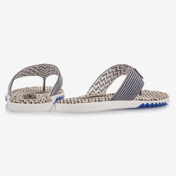 Blauwe su&egrave;de teenslipper met print