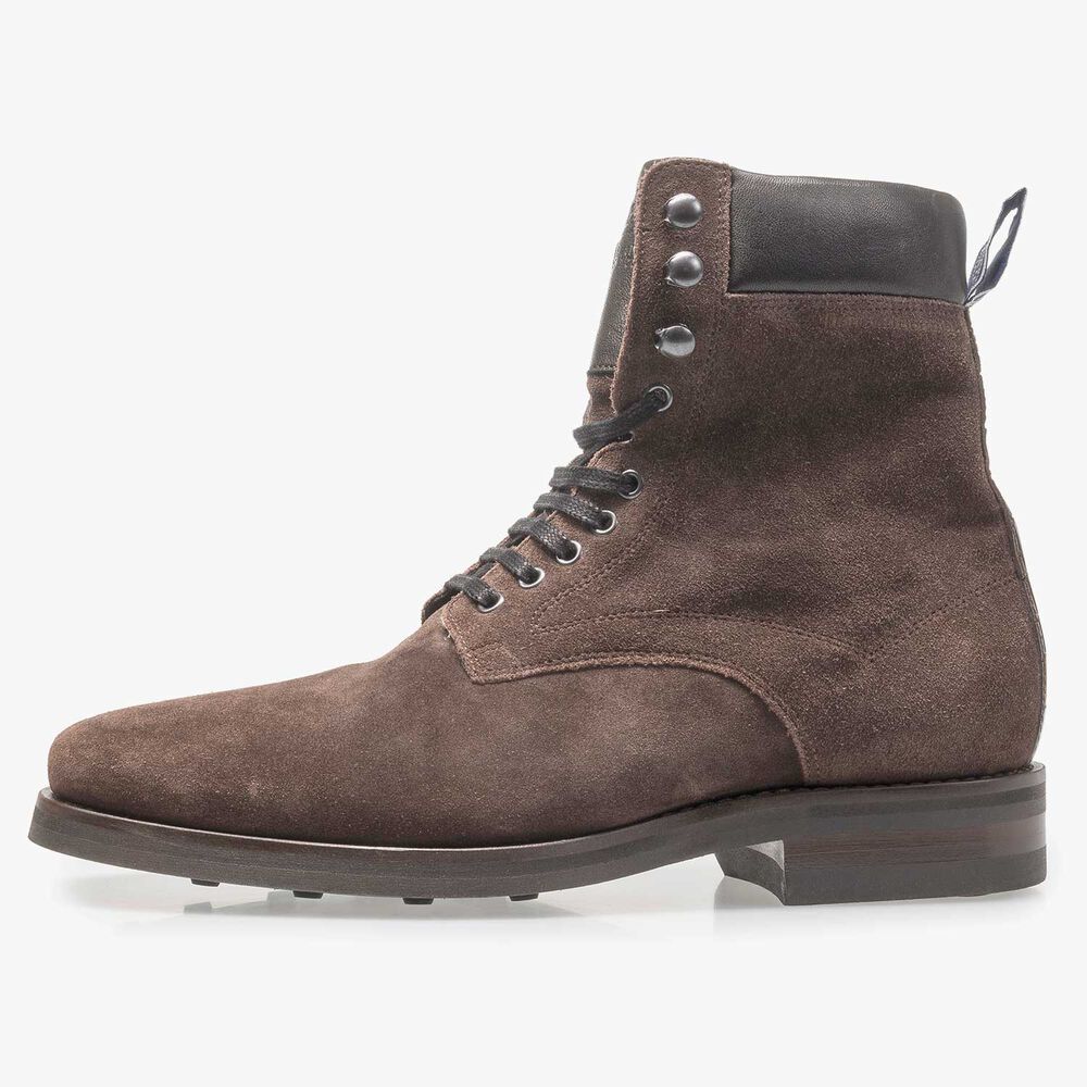 Donkerbruine su&egrave;de veterboot