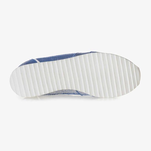 Zilveren metallic leren sneaker met blauw changeant effect