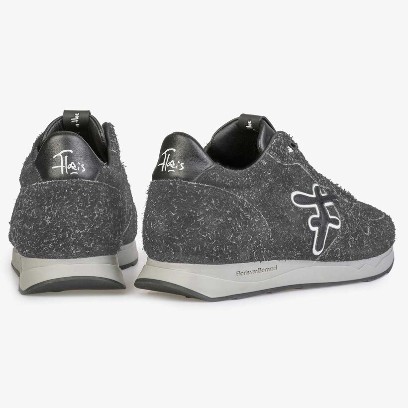 Dark grey rough-haired sneaker
