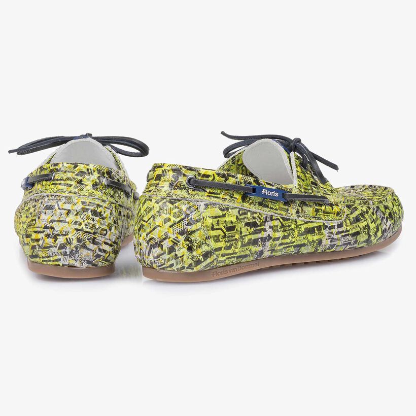 Gele kalfsleren bootschoen met snakeprint