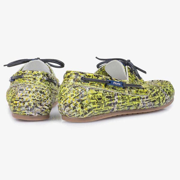Gele kalfsleren bootschoen met snakeprint