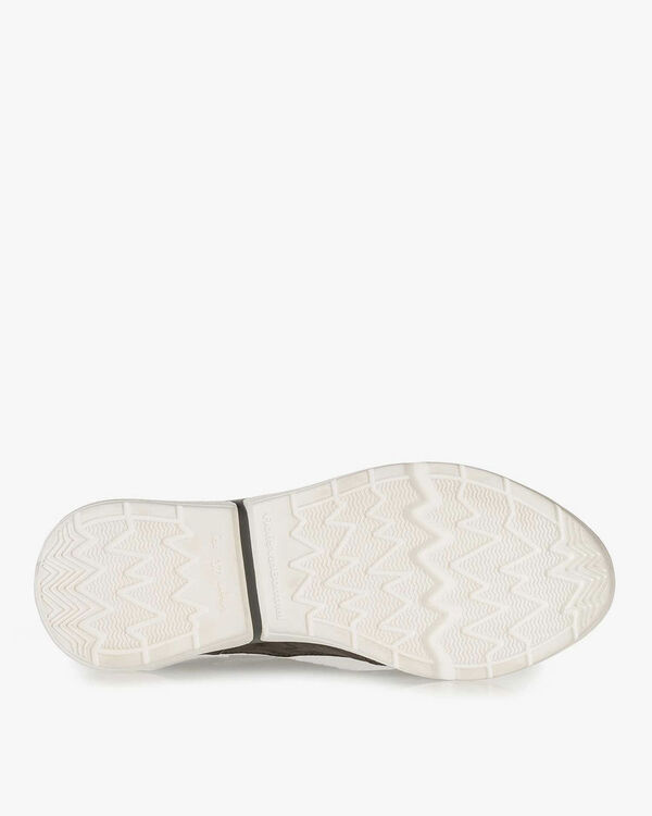 Donkergrijze su&egrave;de sneaker met snakeprint